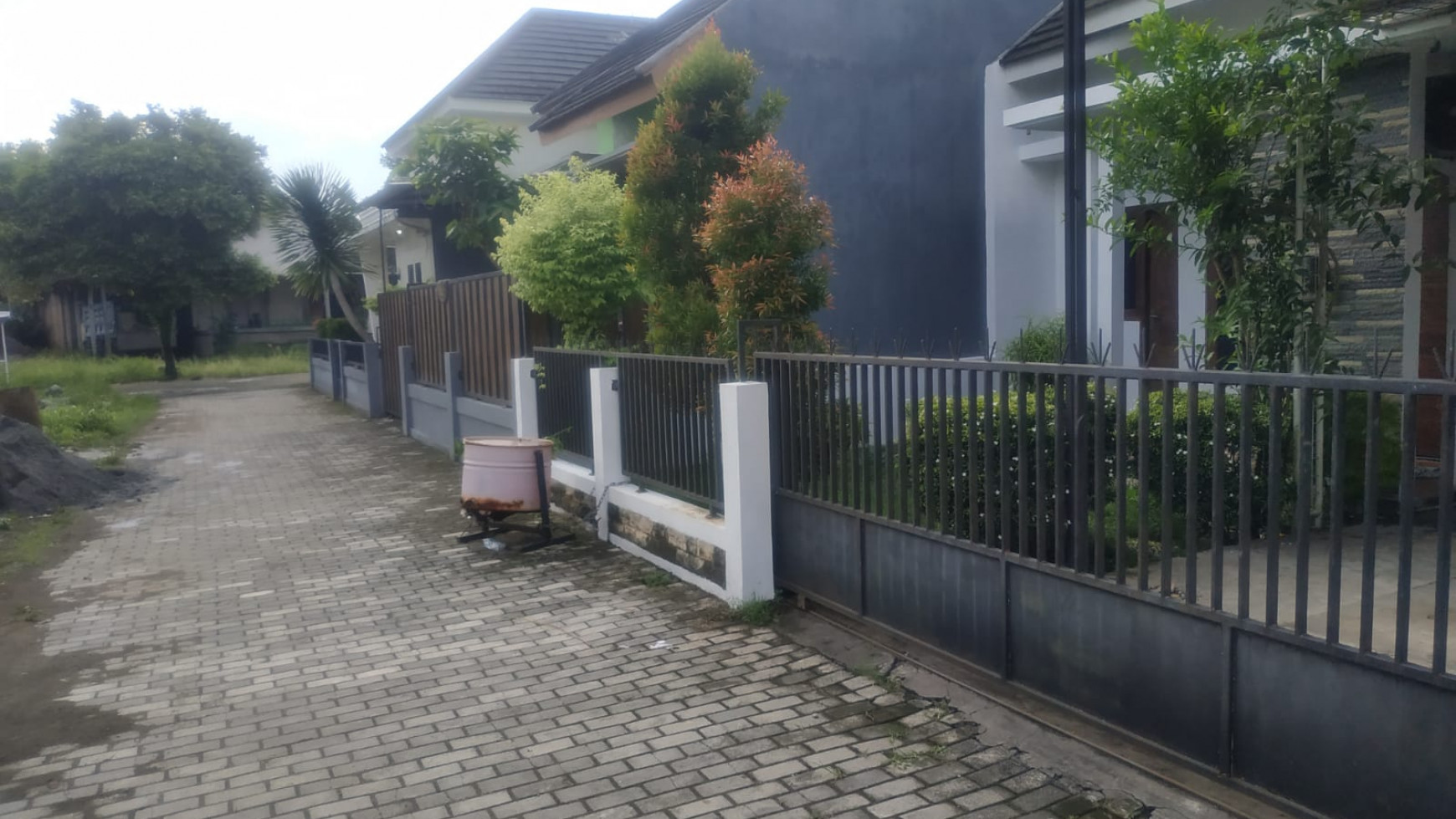 Rumah Dalam Cluster Siap Huni + Furniture, Dekat Pasar Bibis Godean Sleman