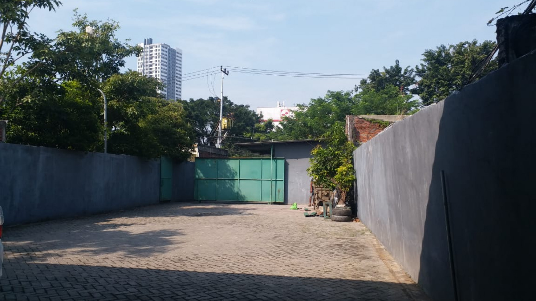 Dijual / disewakan Tanah Kavling Area Komersil Nol Jalan Raya Mayjen Sungkono Surabaya Barat