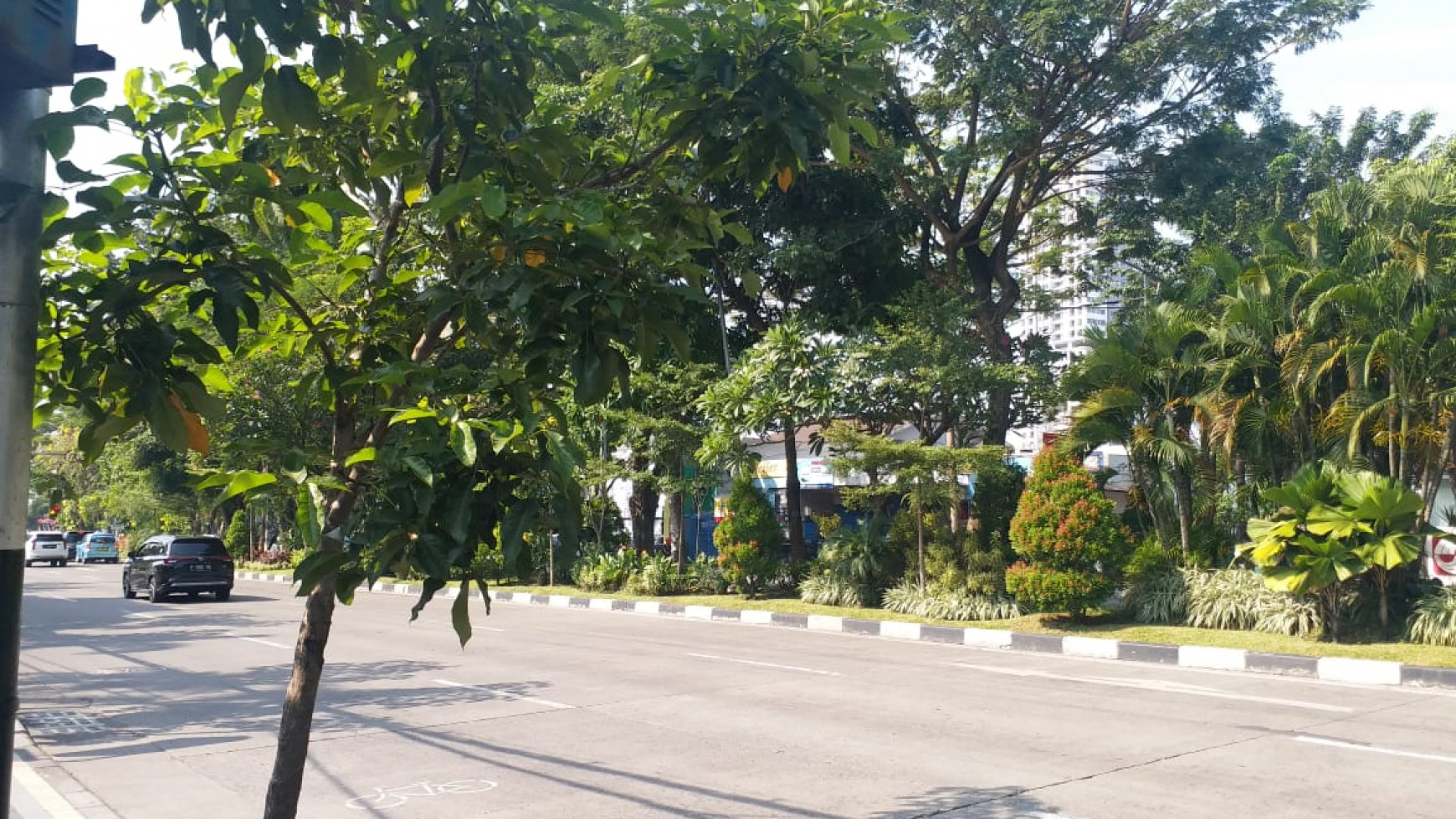 Dijual / disewakan Tanah Kavling Area Komersil Nol Jalan Raya Mayjen Sungkono Surabaya Barat