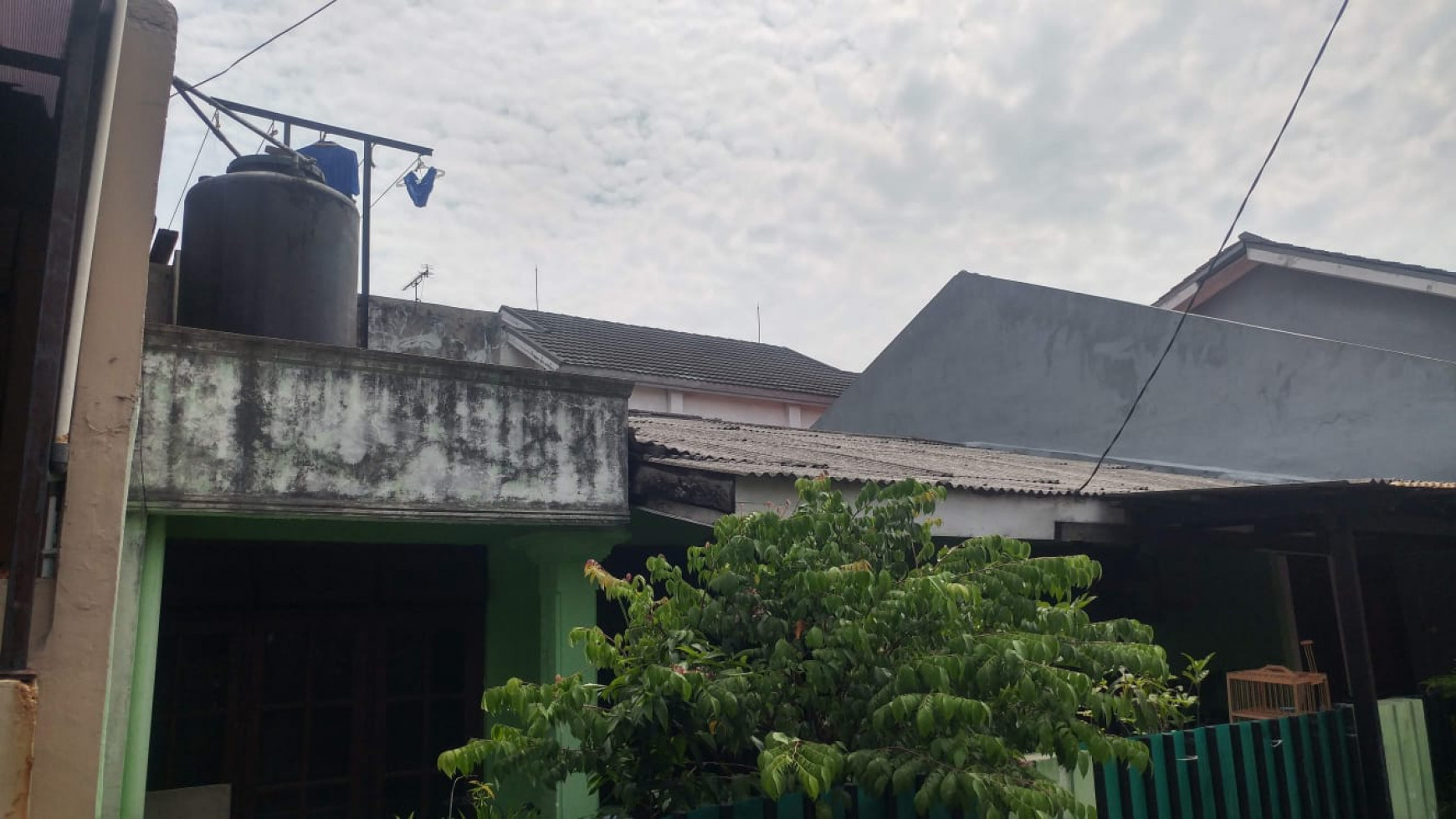 rumah dalam perumahan siap huni di ciputat