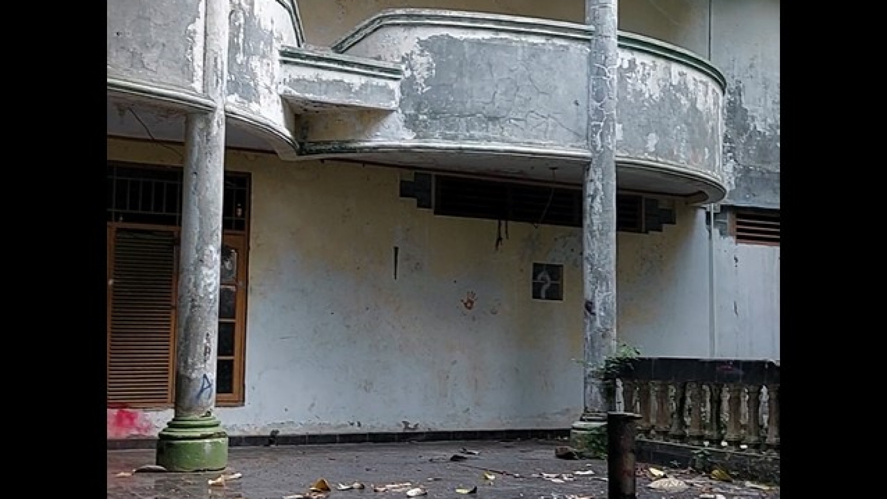 Rumah Tua Hitung Tanah, di Jl. Inpres Raya, Larangan, Tangerang