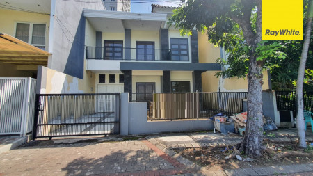 Rumah 2 lantai di Graha Santosa, Surabaya