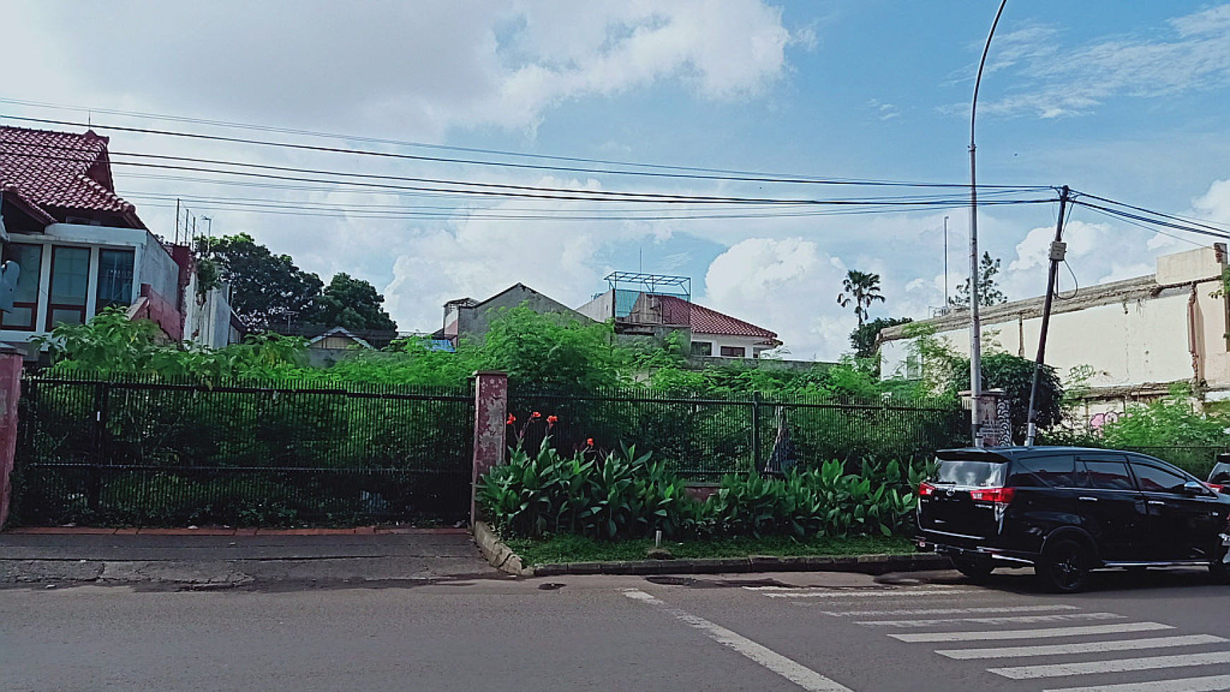 Tanah pinggir jalan cocok untuk usaha di Bintaro 