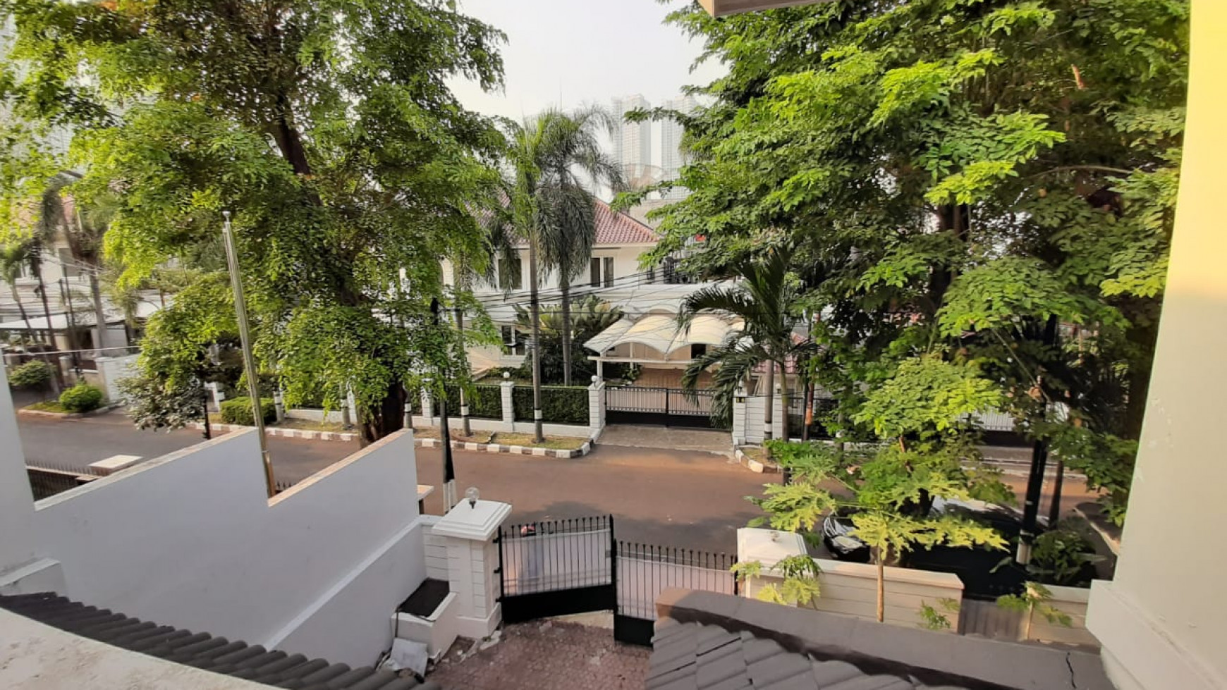 RUMAH DIJUAL JALAN DENPASAR JAKARTA SELATAN