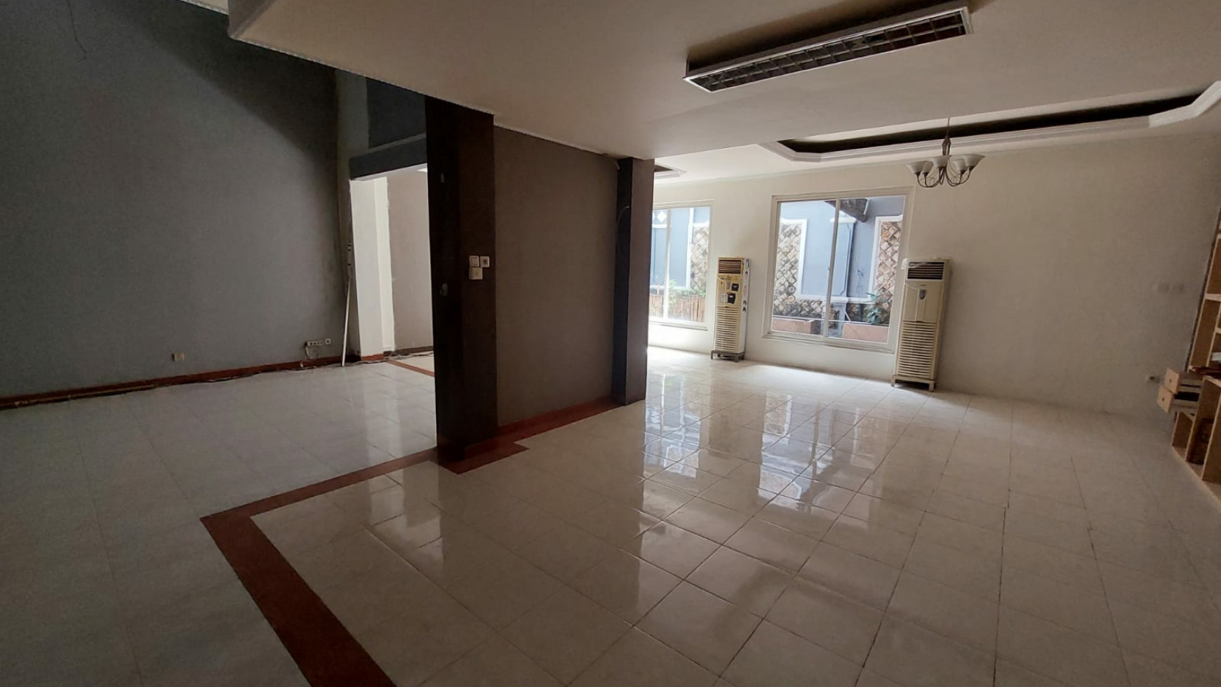 Dijual Rumah Pakuwon Indah - Villa Bukit Indah - Surabaya Barat - Strategis Luas - Murah