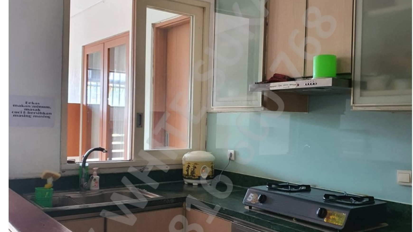 Dijual Rumah Tinggal Semi Furnished di Komp Alamanda Tubagus Ismail