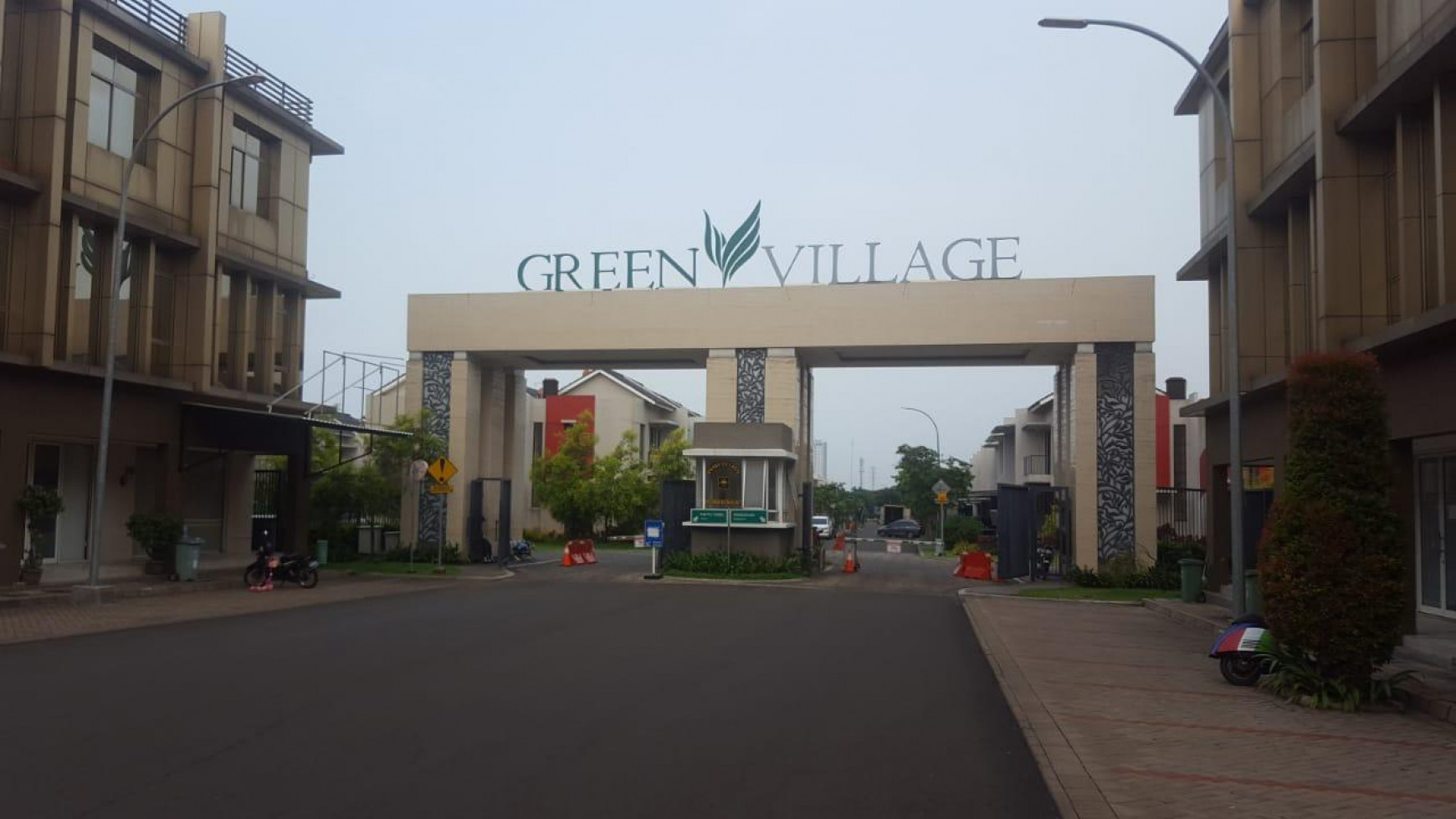 Rumah Siap Huni, Dalam Cluster dan Strategis @Green Village, Cipondoh