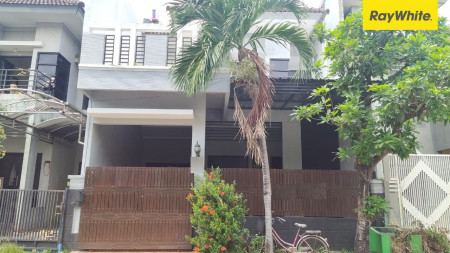 Rumah di Taman Pondok Mutiara, Sidoarjo