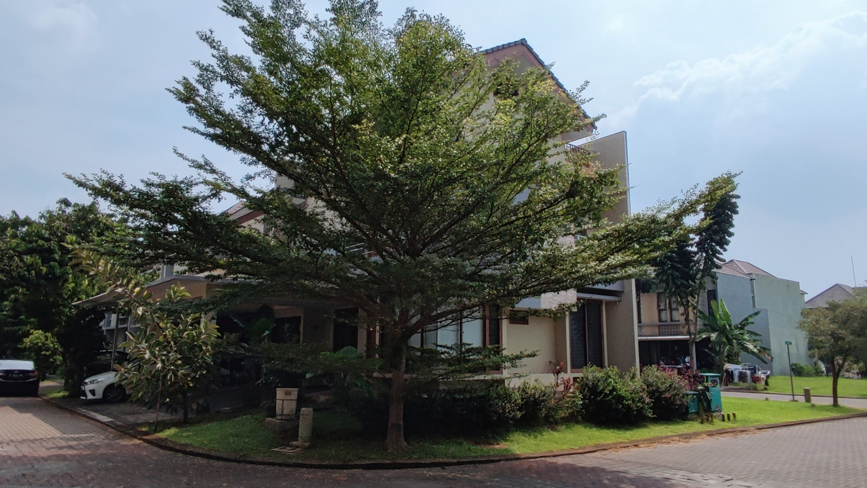 Istimewa. Rumah Bagus Cluster Precia The Eminent, BSD