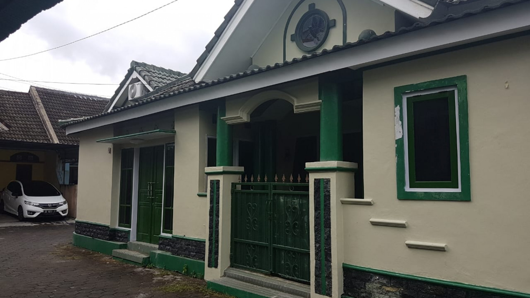 Rumah di Seturan dekat kampus Atmajaya,STIE YKPN UPN Yogyakarta