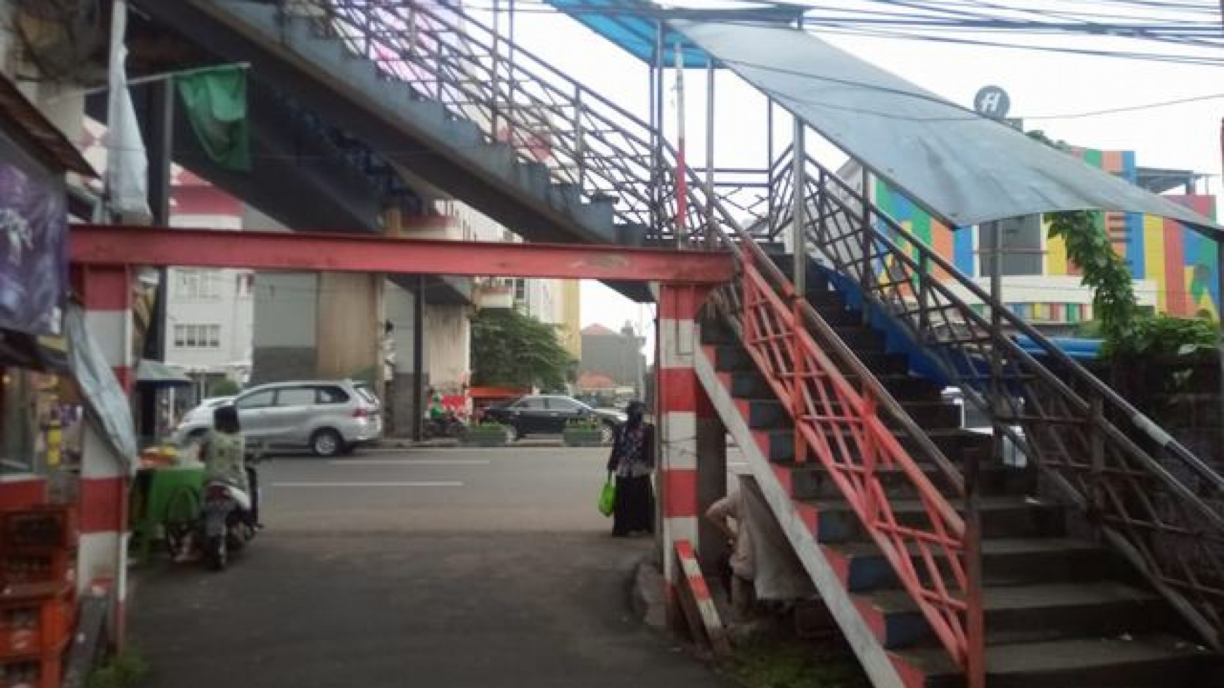 dijual tanah kavling di serpong pondok jagung sangat strategis, pinggir jalan raya, lokasi persis depan mall wtc matahari