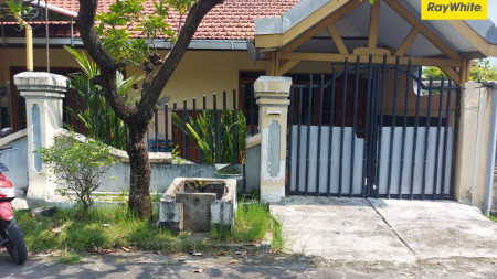 Rumah di Jemursari Utara, Surabaya