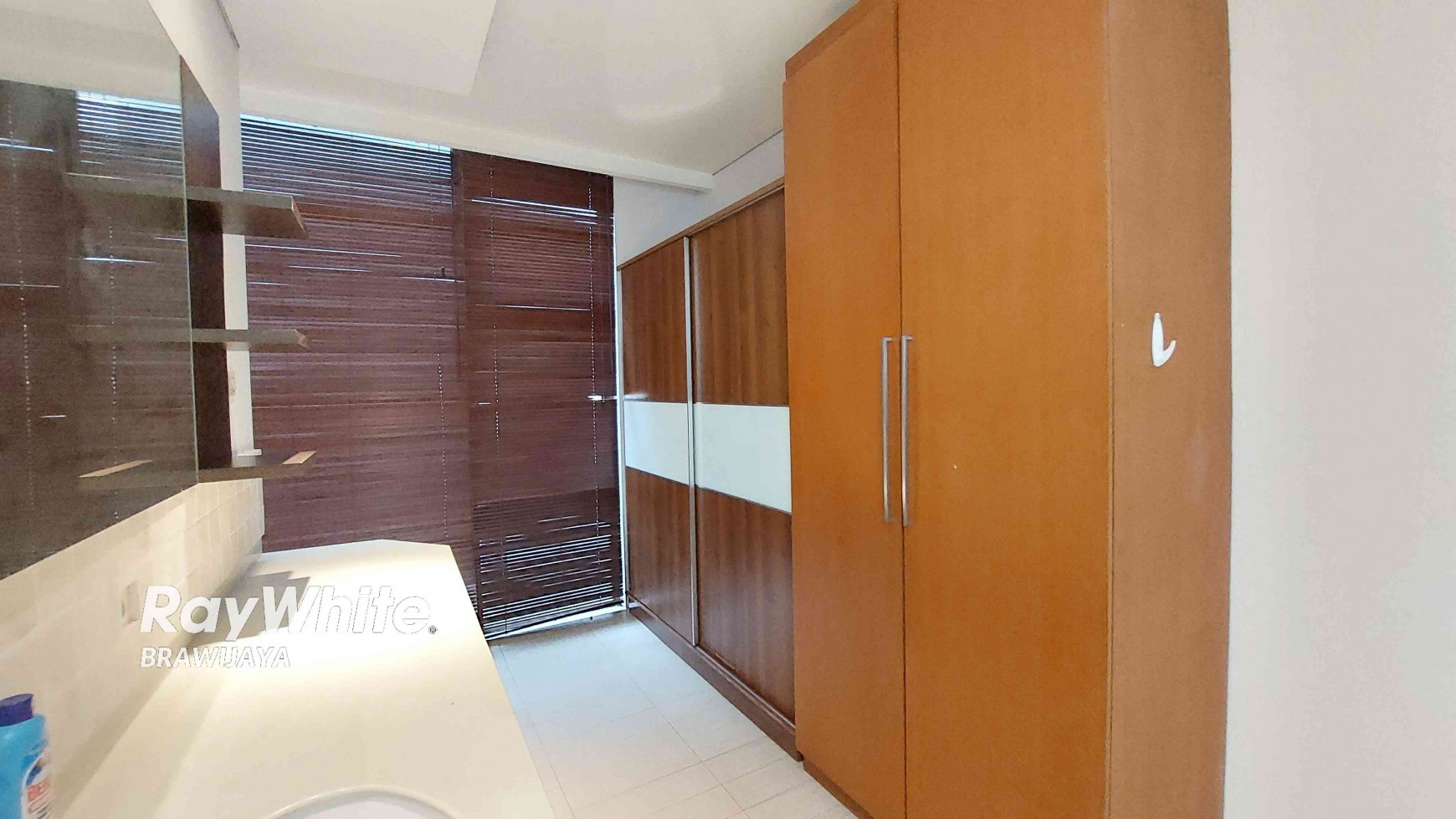 TOWNHOUSE DISEWAKAN DI CILANDAK, DALAM CLUSTER, DEKAT HIGH SCOPE SCHOOL, PRIVATE POOL, 4 BR