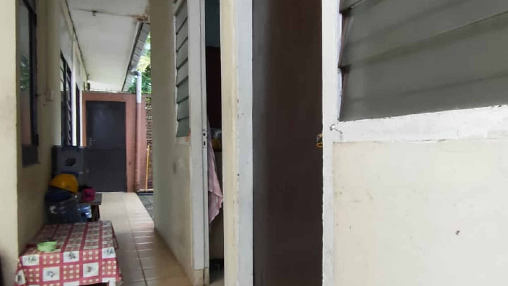 Rumah siap huni bagus di jatinegara.