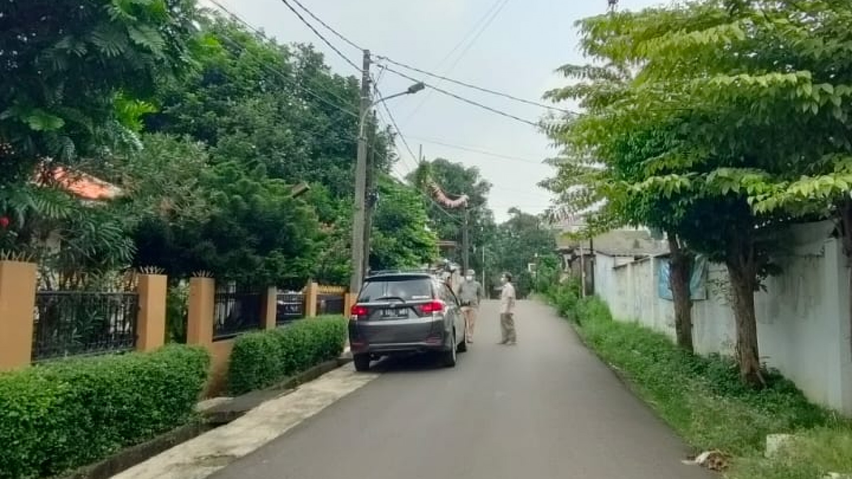 Rumah siap huni bagus di jatinegara.