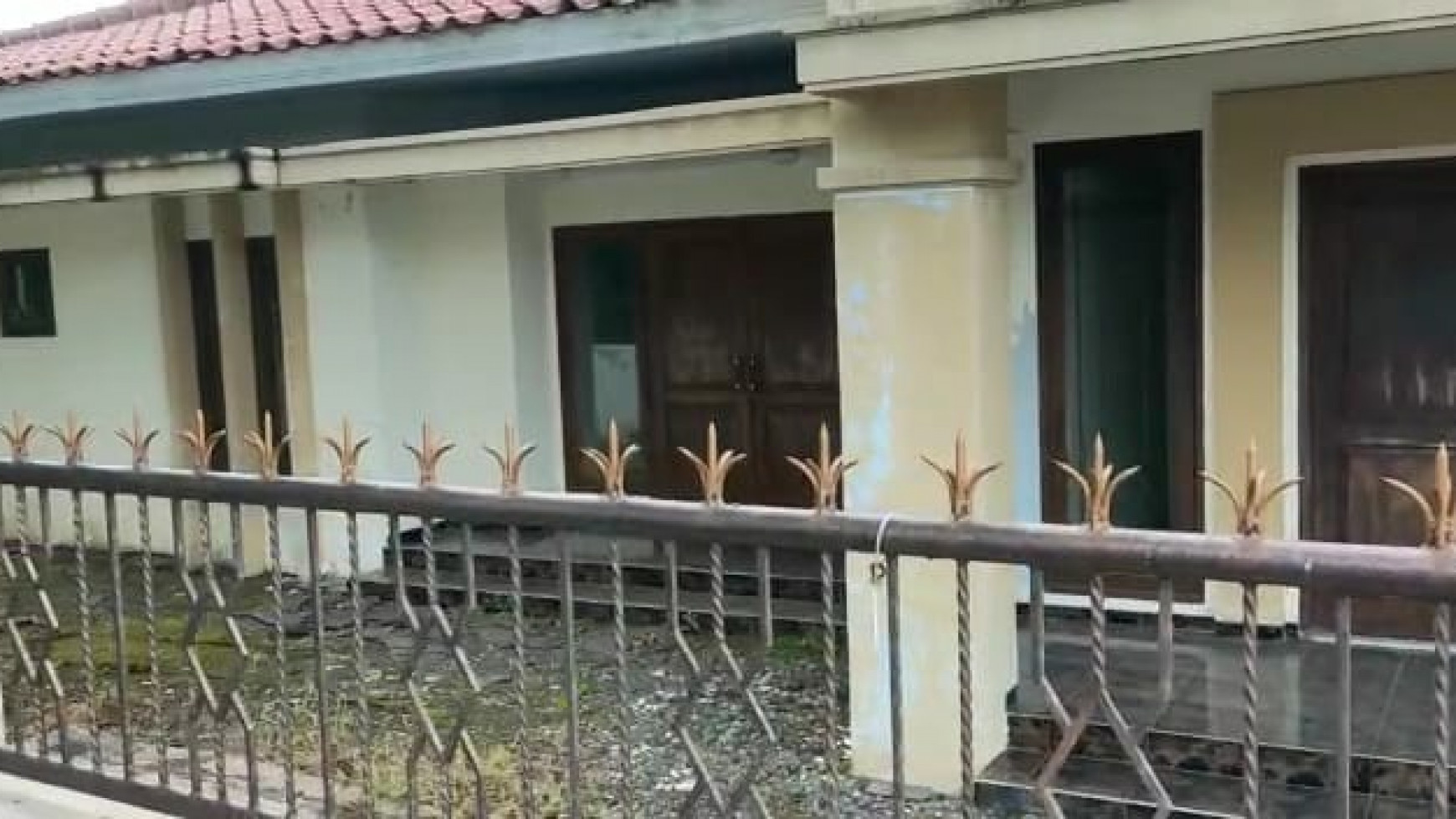 Dijual Rumah Dharmahusada Utara - Surabaya Timur - Luas 767 m2 - SHM