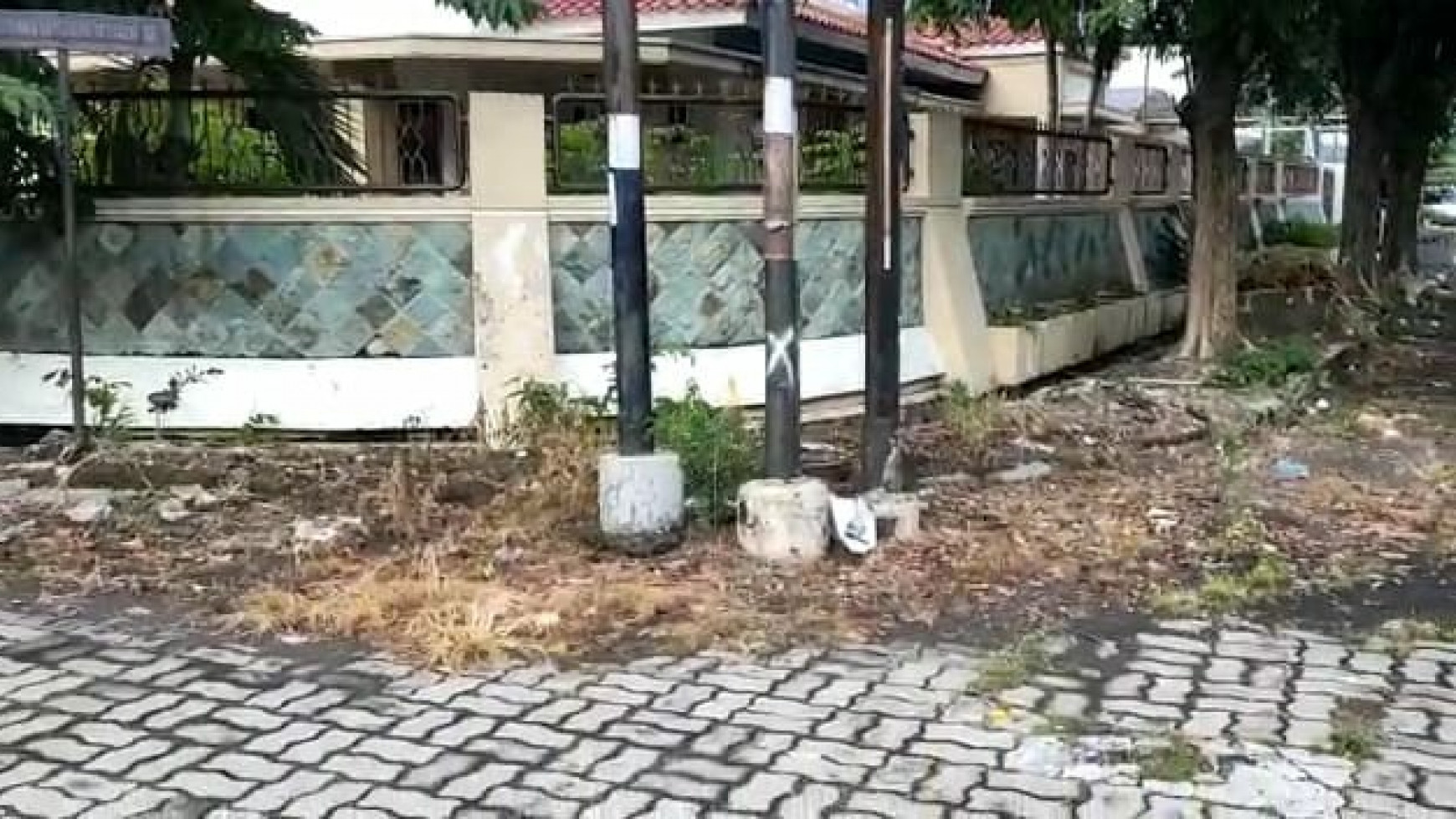 Dijual Rumah Dharmahusada Utara - Surabaya Timur - Luas 767 m2 - SHM