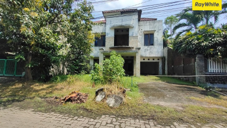 Rumah di Perum Ketintang Permai, Surabaya