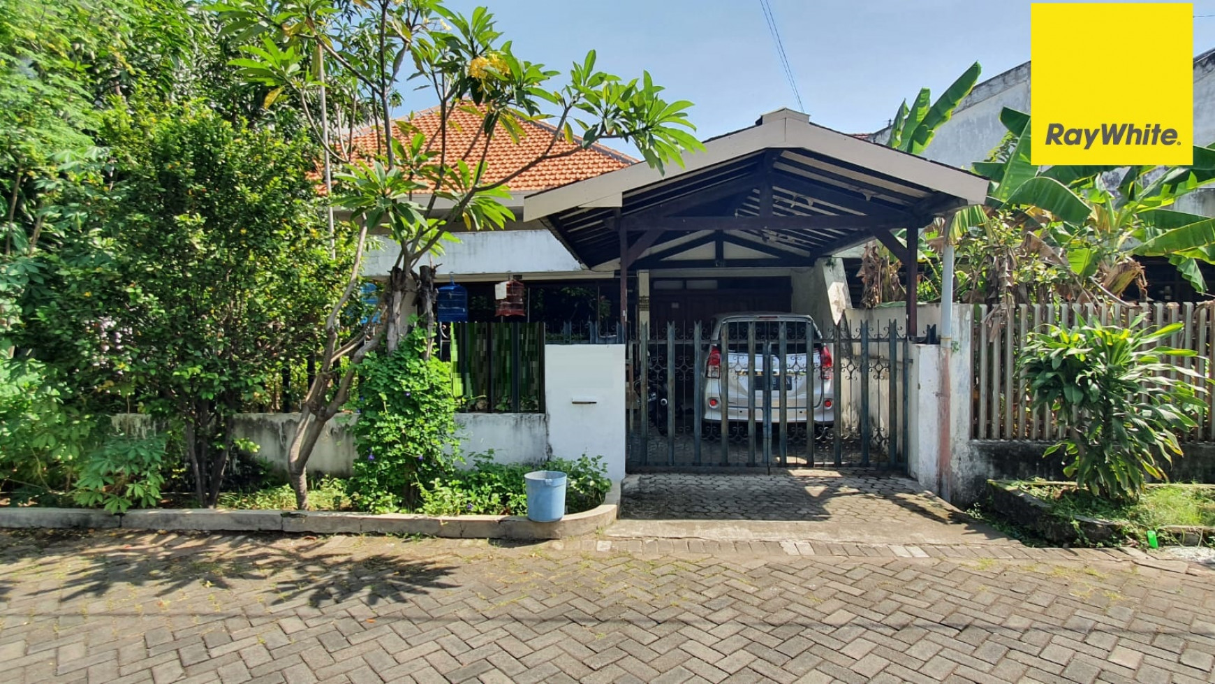 Rumah SHM di Prapen Indah, Surabaya