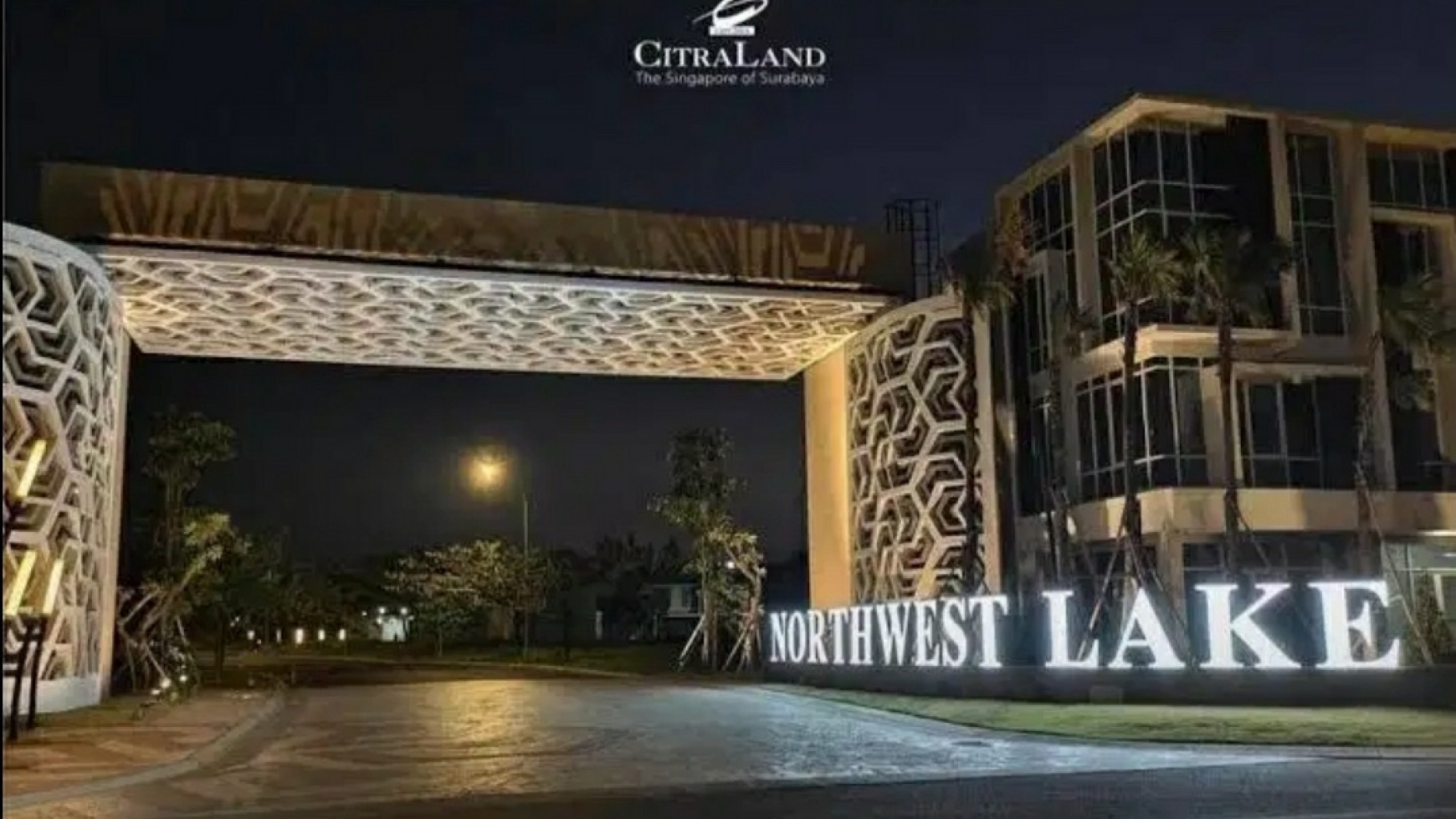 Dijual Rumah North West Lake Citraland Surabaya -2 Lantai - K.Tidur 2 - Selatan - HGB - Siap Huni