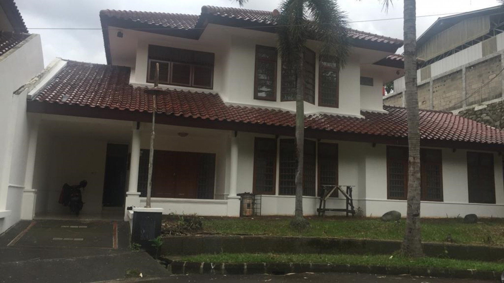 Rumah hitung tanah, lokasi strategis di Bintaro