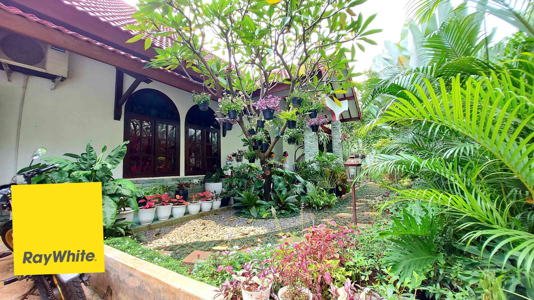 RUMAH DI HANG JEBAT, KEBAYORAN BARU, LAYAK HUNI, HADAP TIMUR, AKSES 2 MOBIL, SHM