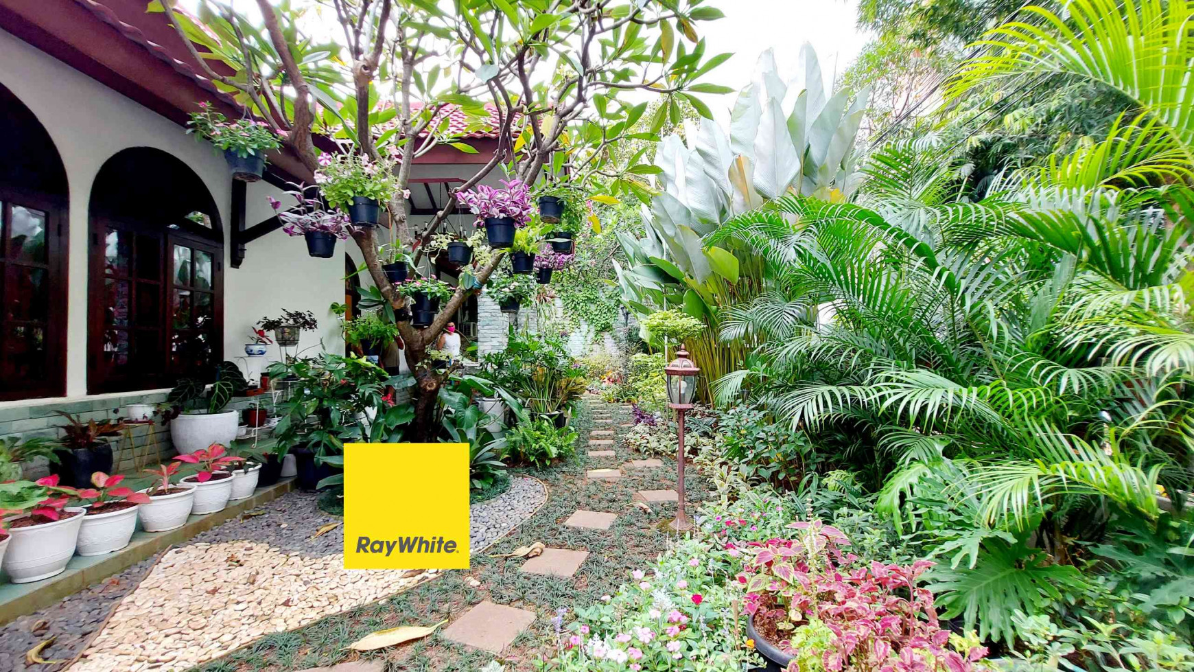 RUMAH DI HANG JEBAT, KEBAYORAN BARU, LAYAK HUNI, HADAP TIMUR, AKSES 2 MOBIL, SHM