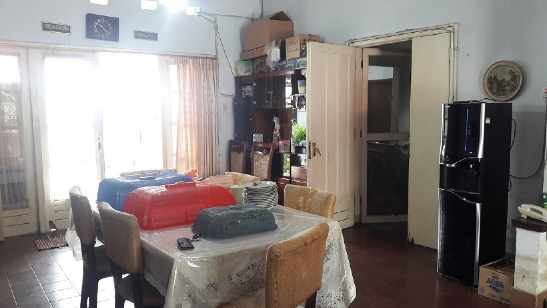 RUMAH TUA DI JAKARTA PUSAT, HITUNG TANAH SAJA, HADAP SELATAN, ZONA CAMPURAN, SHM