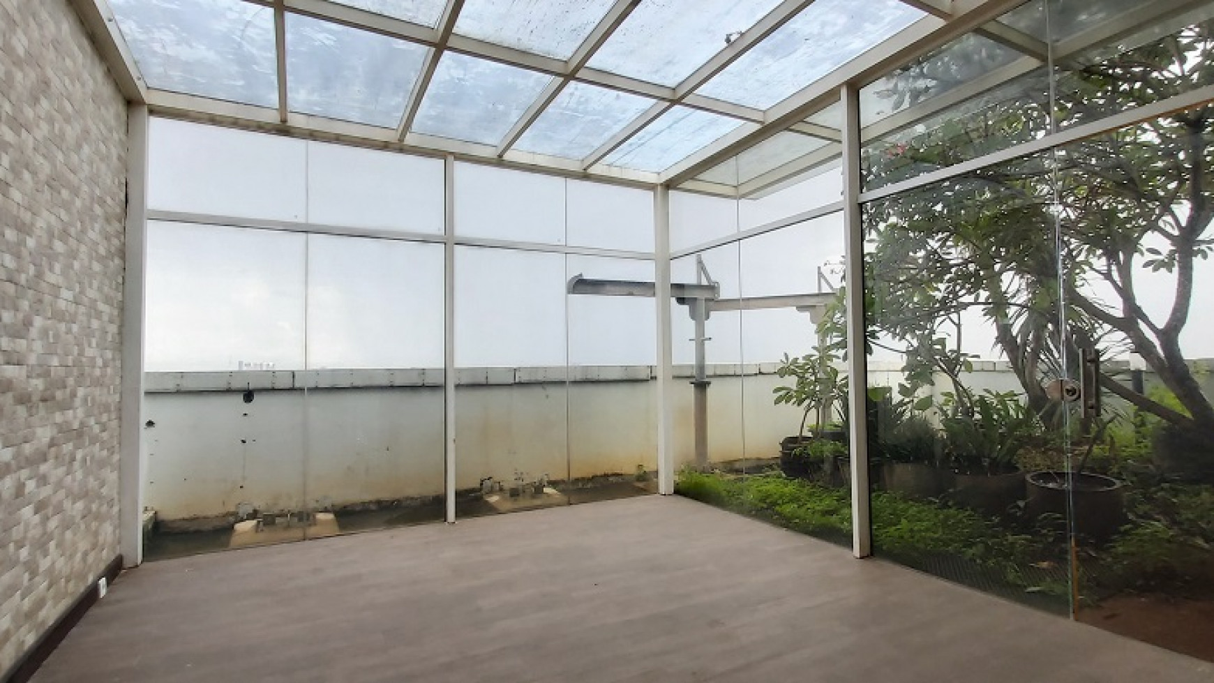 Dijual Cepat Penthouse di Cervino Village Apartement, Tebet, Unit Pojokan, dijual di bawah harga NJOP