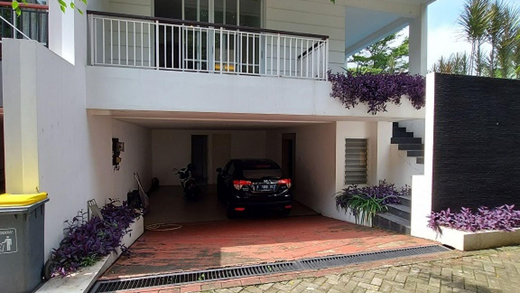 Townhouse di Cilandak, Jakarta Selatan, Hanya 500 meter ke CITOS, Siap Huni, Private Swimming Pool, 4 BR