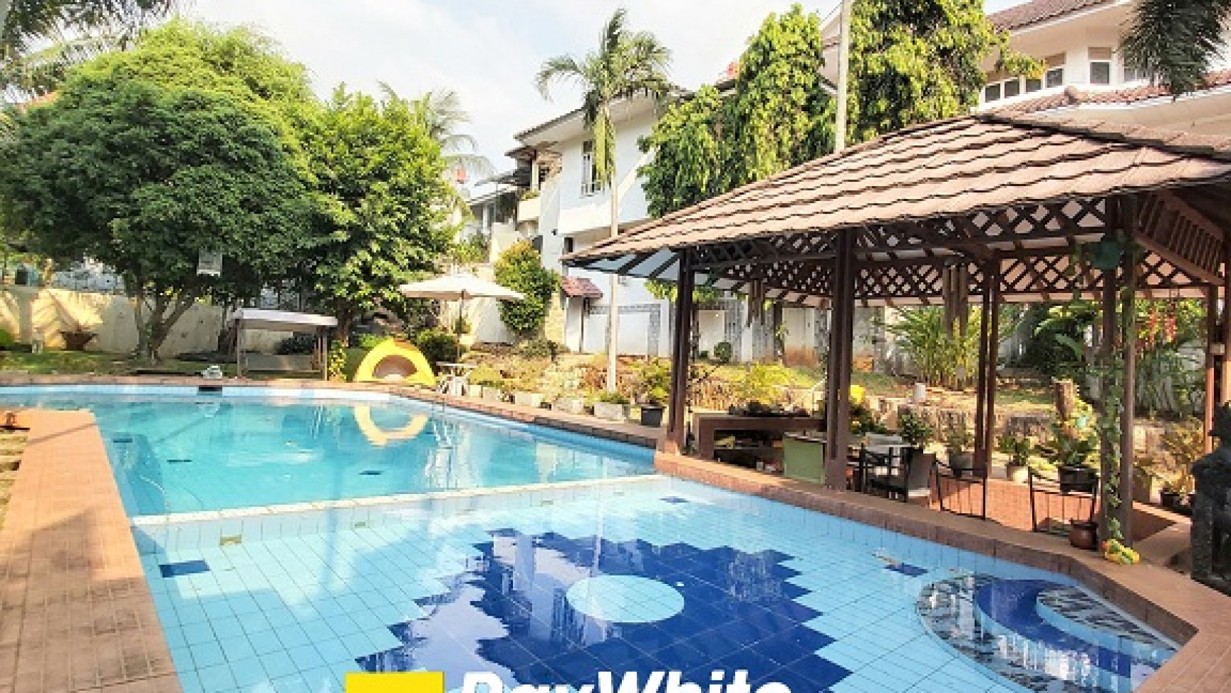 RUMAH DI LEBAK BULUS, JAKARTA SELATAN, DALAM KOMPLEKS, DI BAWAH HARGA NJOP