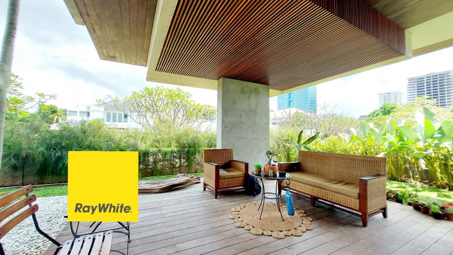 RUMAH MINIMALIS MODERN DI CILANDAK, Jakarta Selatan, DALAM KOMPLEKS, SIAP HUNI