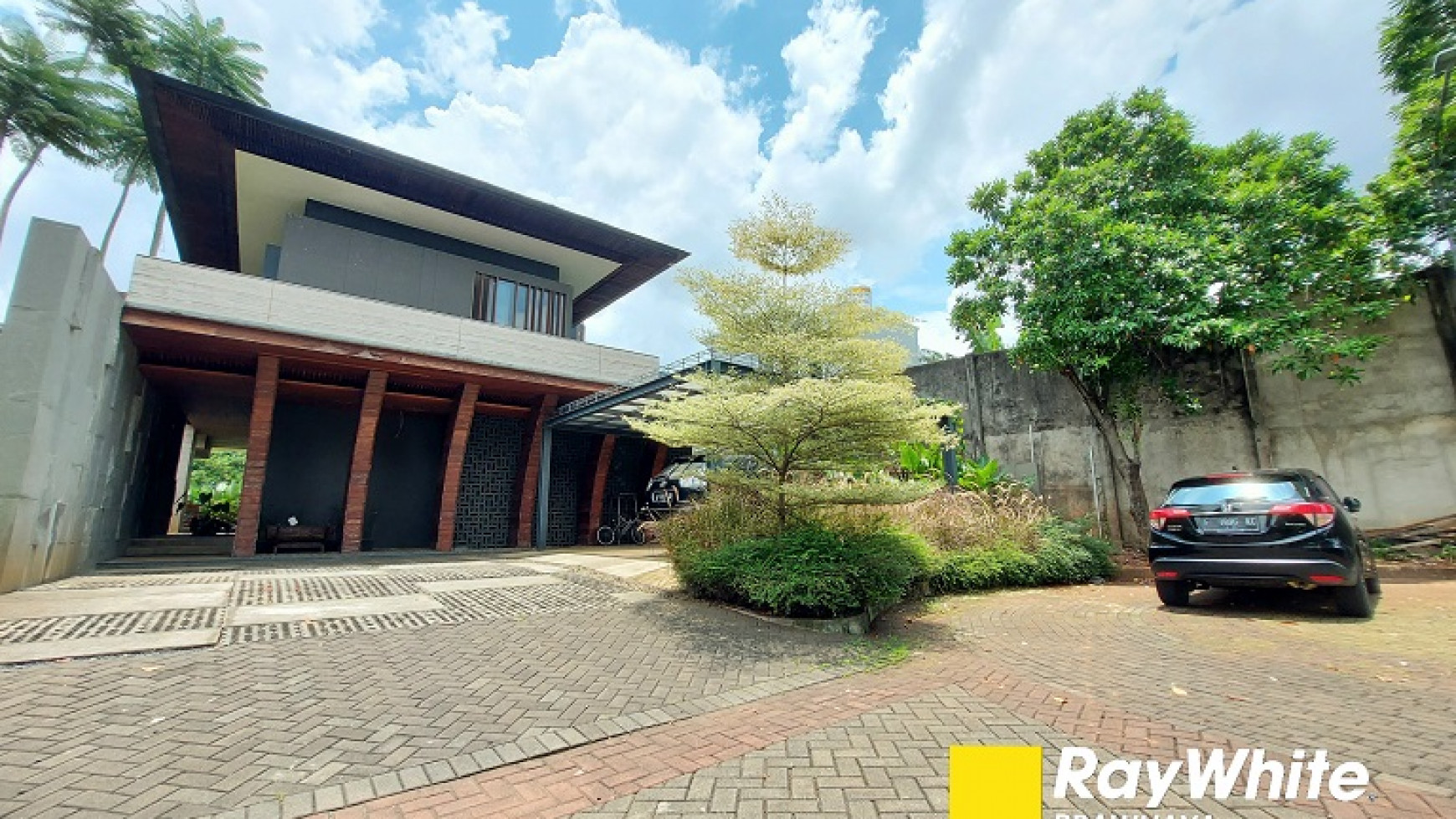 RUMAH MINIMALIS MODERN DI CILANDAK, Jakarta Selatan, DALAM KOMPLEKS, SIAP HUNI