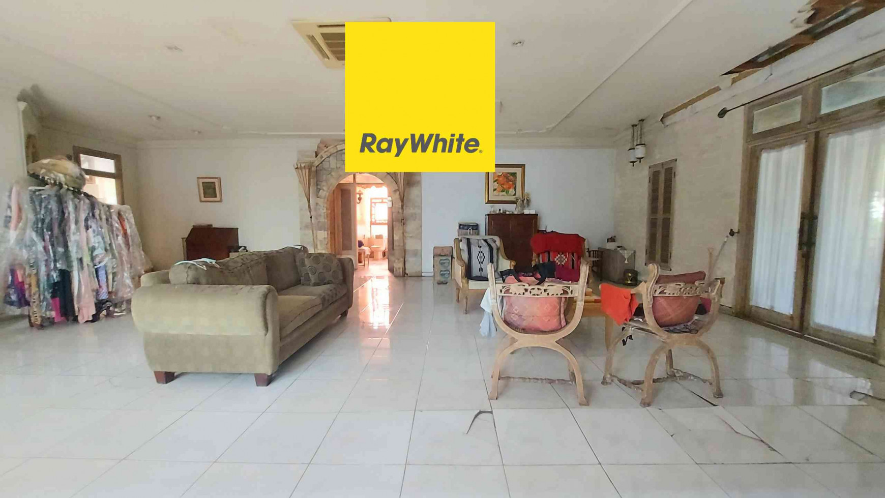 DIJUAL RUMAH TUA DI CIPETE UTARA, KEBAYORAN BARU, LINGKUNGAN TENANG, LEBAR DEPAN 20 METER