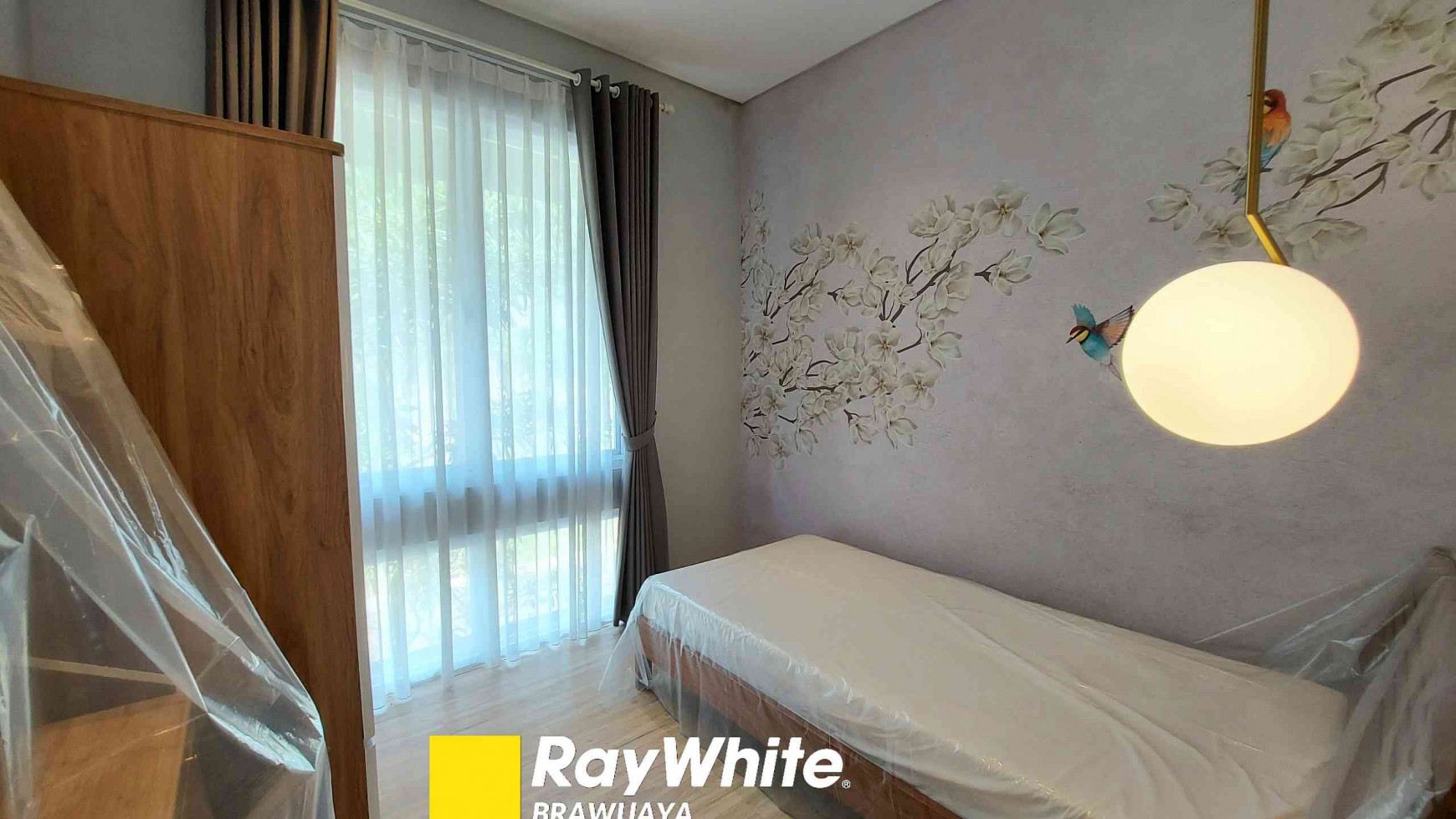 DIjual Rumah di CBD Cibubur, Ex Rumah Contoh; Siap Huni, Furnished, 3 Bedrooms, Hadap Selatan