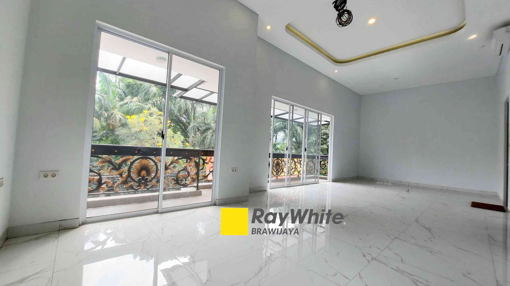 BRAND NEW HOUSE DI TAMAN MERUYA  ILIR, JAKARTA BARAT, HANYA 2 KM KE AKSES TOL