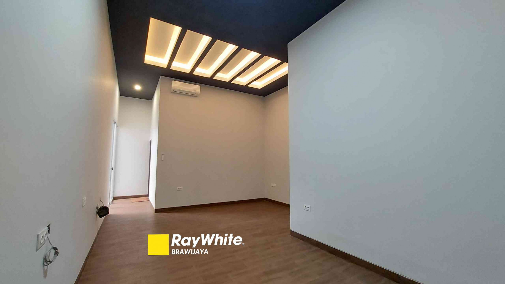 BRAND NEW HOUSE DI TAMAN MERUYA  ILIR, JAKARTA BARAT, HANYA 2 KM KE AKSES TOL