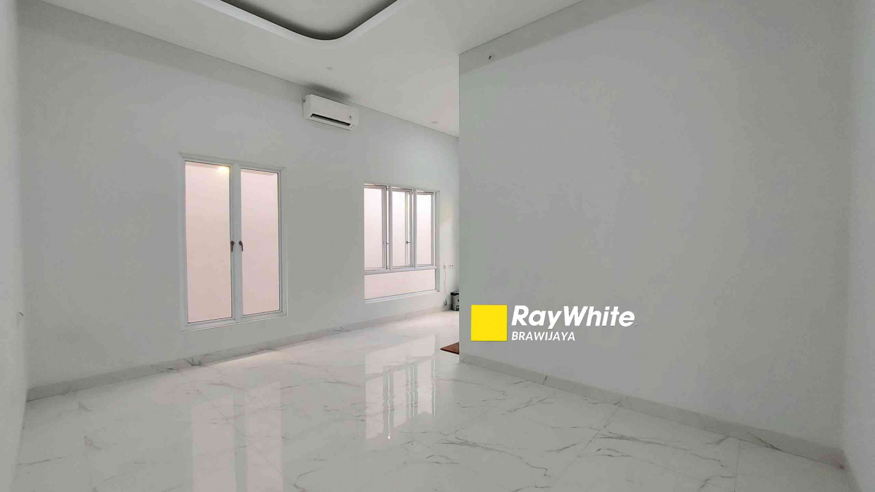 BRAND NEW HOUSE DI TAMAN MERUYA  ILIR, JAKARTA BARAT, HANYA 2 KM KE AKSES TOL