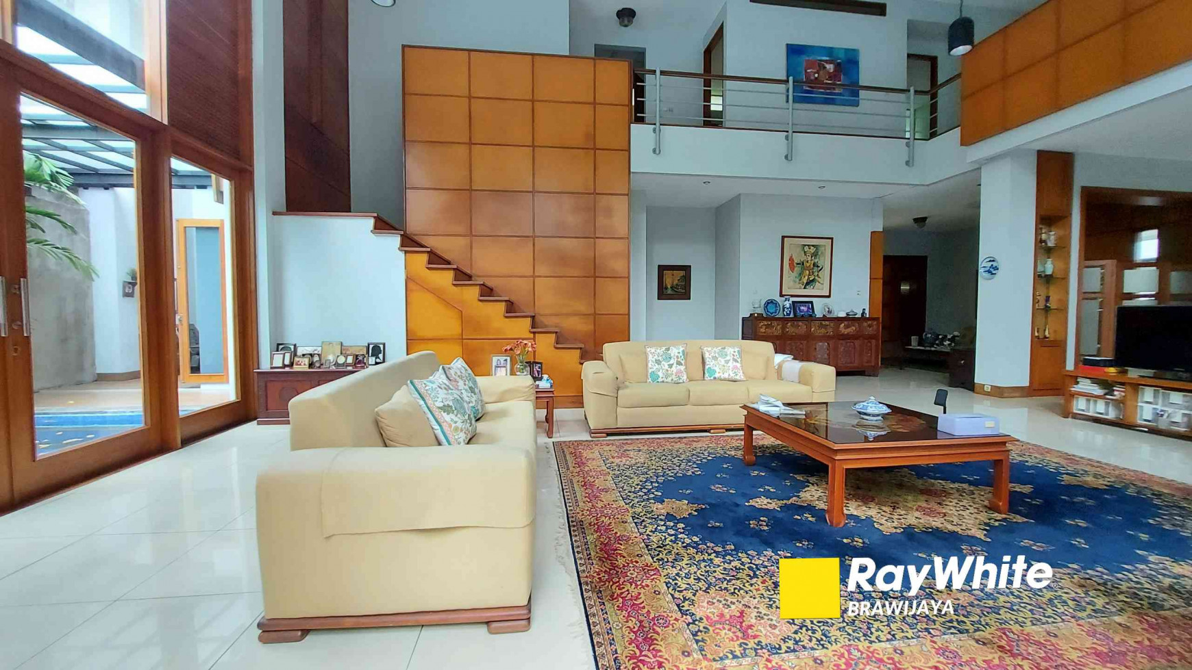 DIJUAL RUMAH DI CIPETE UTARA, KEBAYORAN BARU, DALAM KOMPLEKS, PRIVATE POOL, HADAP TIMUR, SHM
