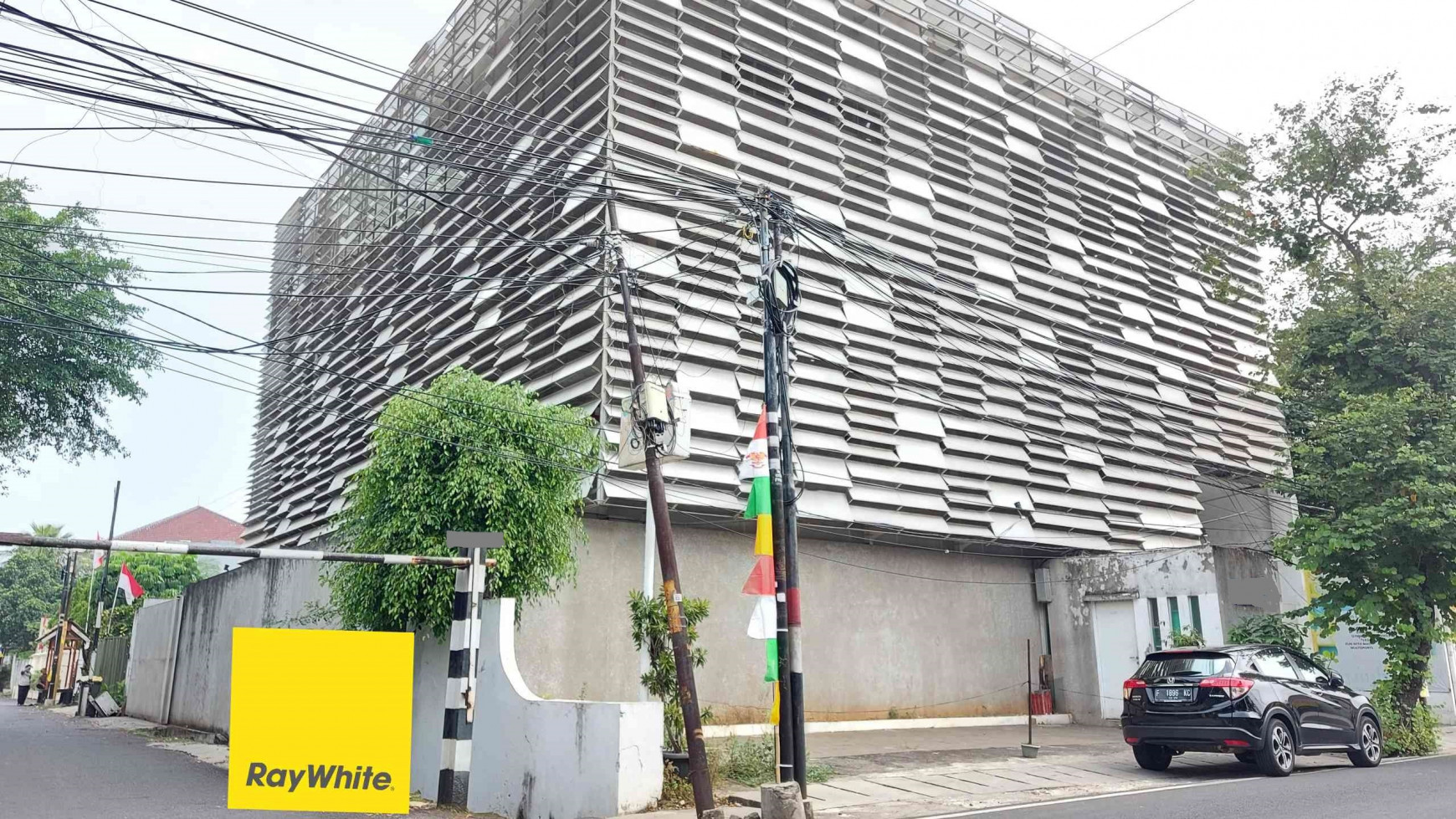 DIJUAL MINI BUILDING DI CIPETE, JAKARTA SELATAN, 5 LANTAI, SIAP HUNI, LOKASI STRATEGIS, SHM