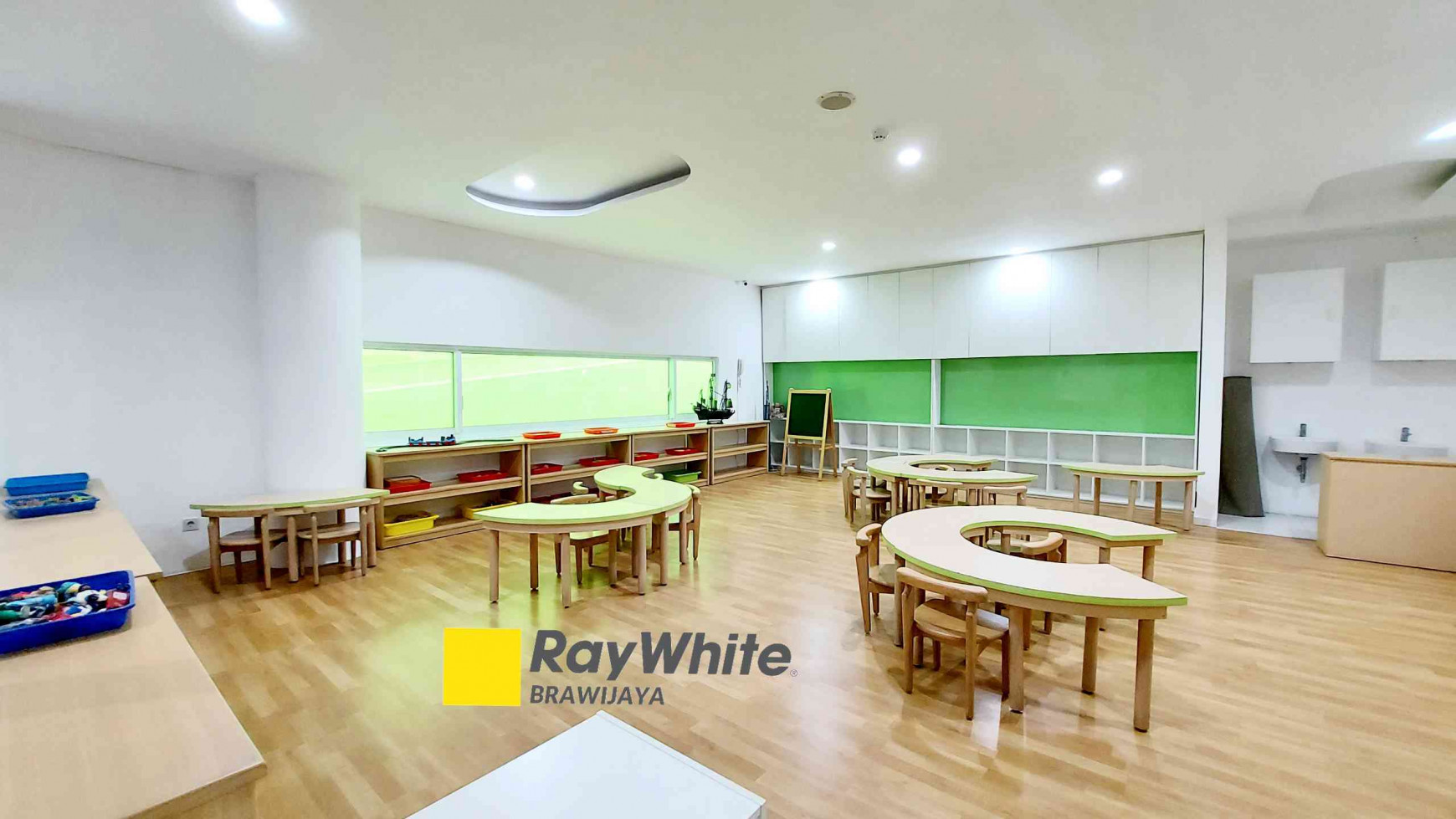 DIJUAL MINI BUILDING DI CIPETE, JAKARTA SELATAN, 5 LANTAI, SIAP HUNI, LOKASI STRATEGIS, SHM