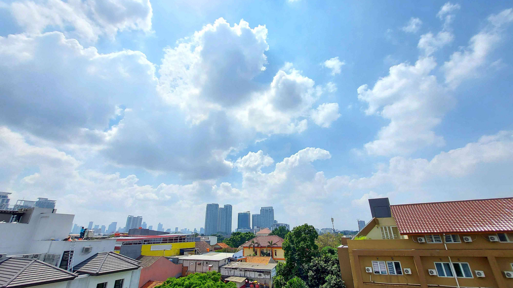DIJUAL MINI BUILDING DI CIPETE, JAKARTA SELATAN, 5 LANTAI, SIAP HUNI, LOKASI STRATEGIS, SHM