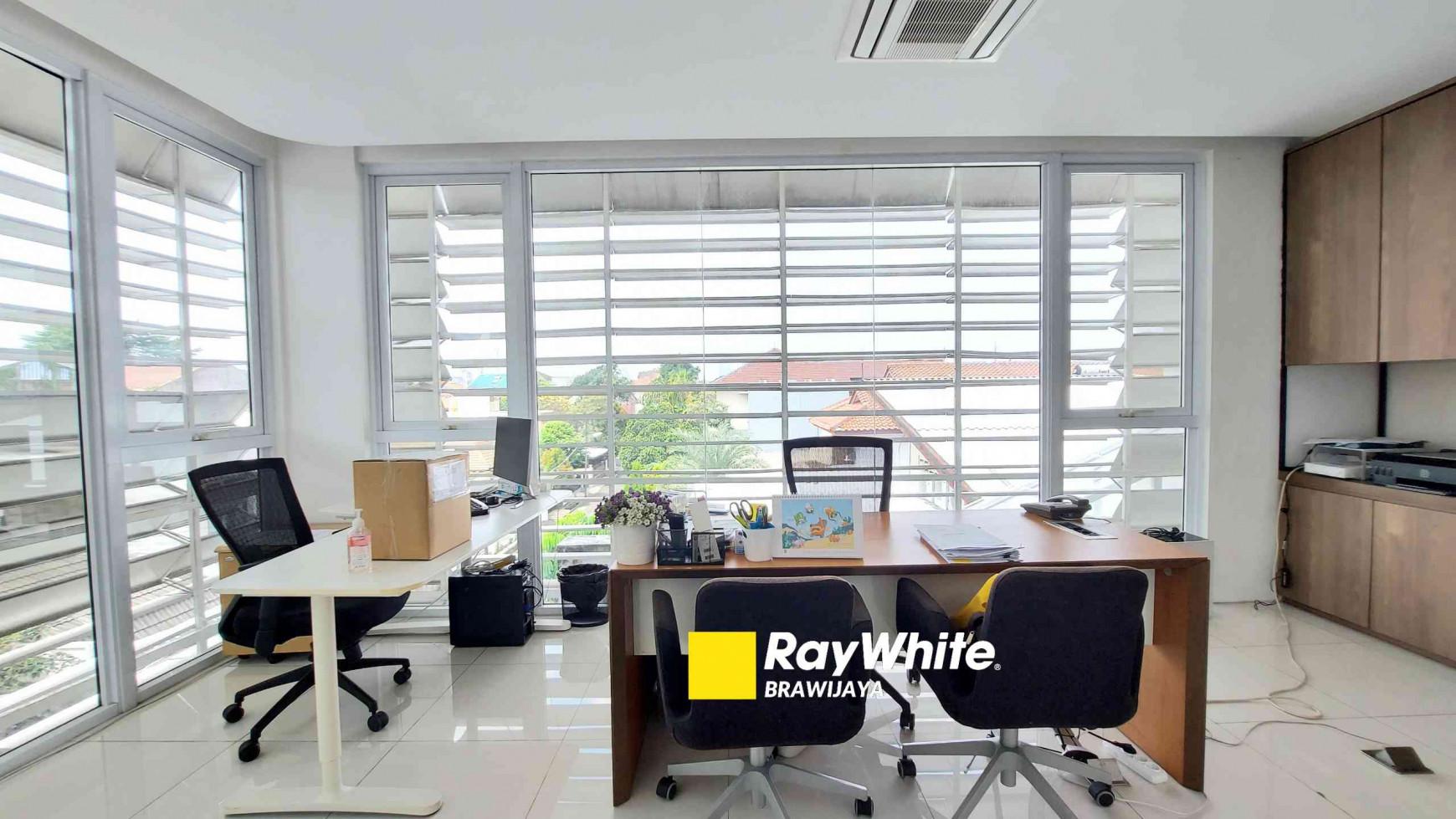 DIJUAL MINI BUILDING DI CIPETE, JAKARTA SELATAN, SIAP HUNI, BANGUNAN 5 LANTAI, LOKASI STRATEGIS
