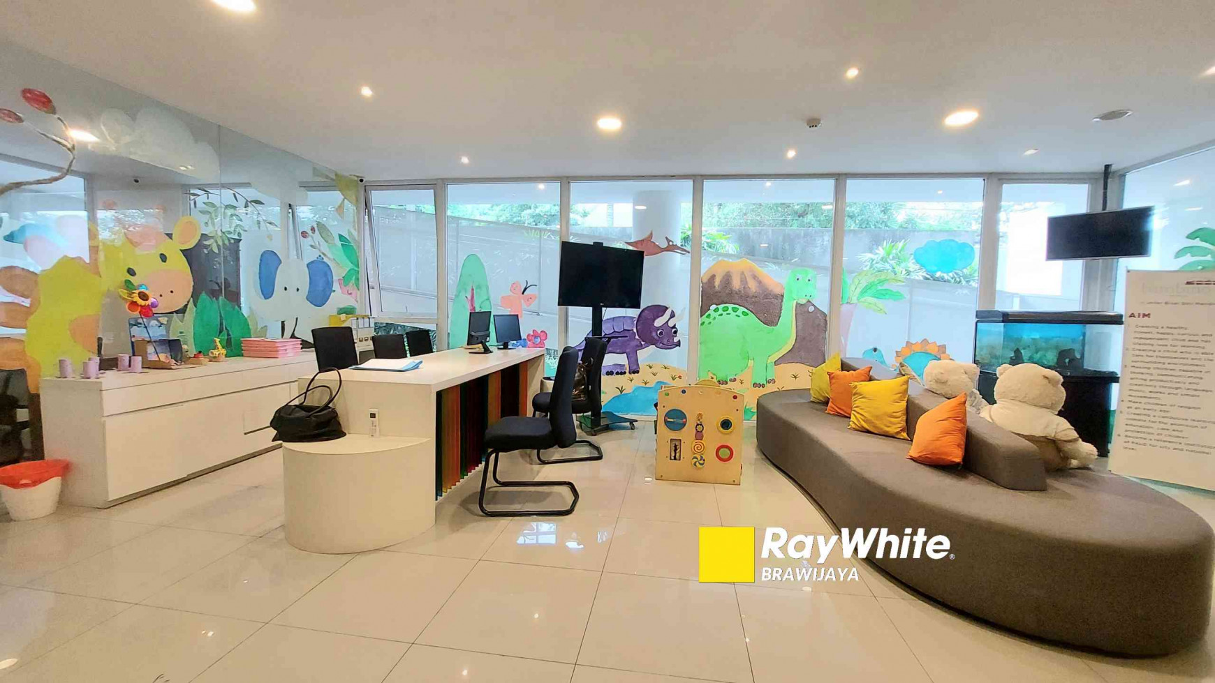 DIJUAL MINI BUILDING DI CIPETE, JAKARTA SELATAN, SIAP HUNI, BANGUNAN 5 LANTAI, LOKASI STRATEGIS