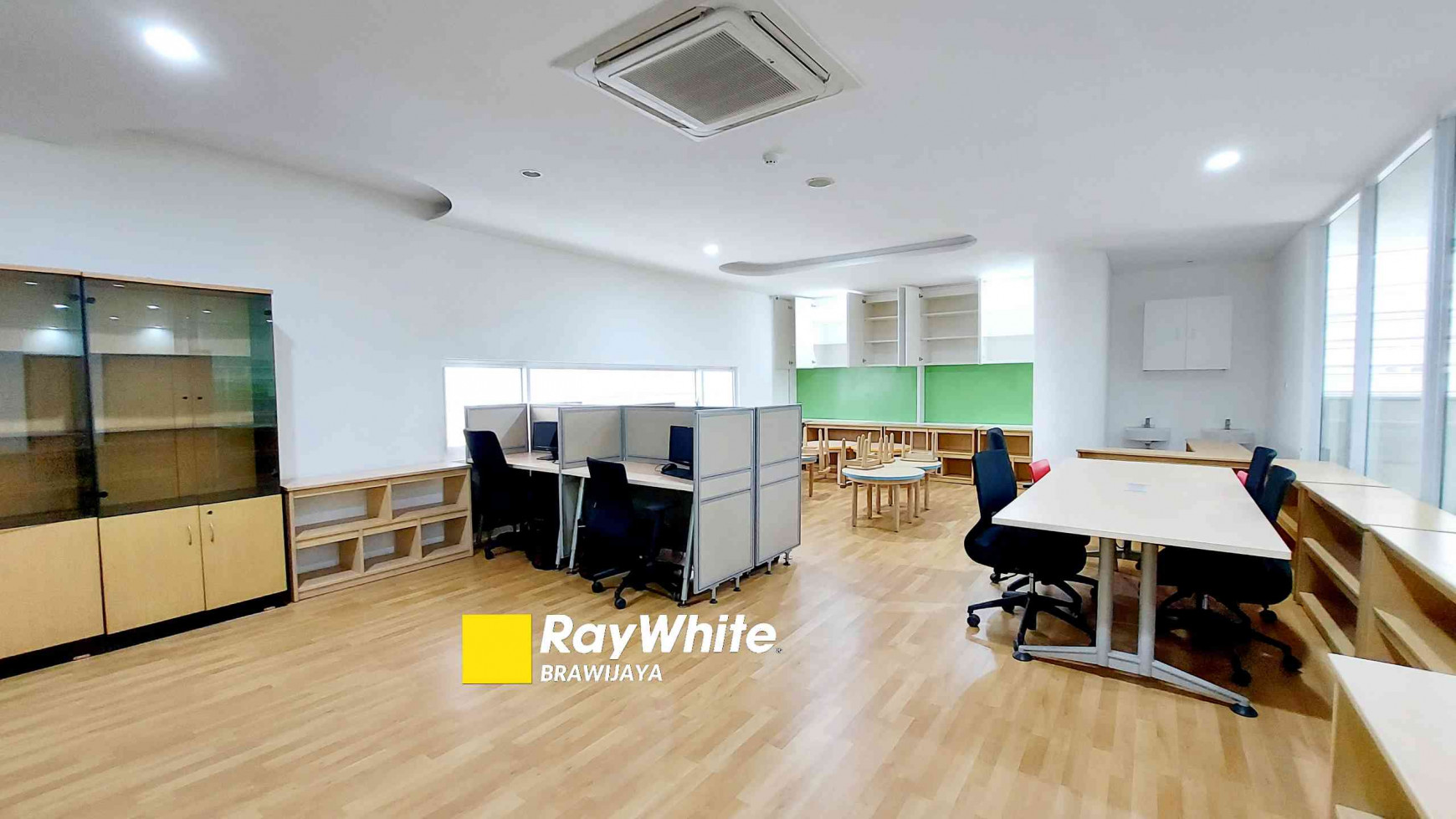 DIJUAL MINI BUILDING DI CIPETE, JAKARTA SELATAN, SIAP HUNI, BANGUNAN 5 LANTAI, LOKASI STRATEGIS
