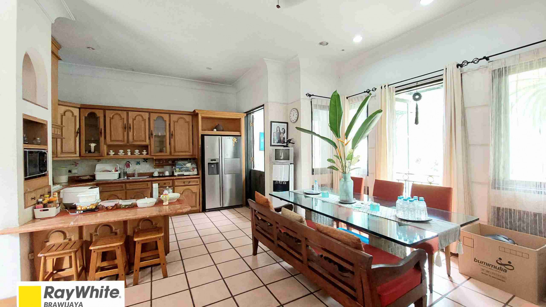 DIJUAL RUMAH DI KOMPLEKS VILA CINERE MAS, VIEW TAMAN, LAYAK HUNI, HADAP TIMUR