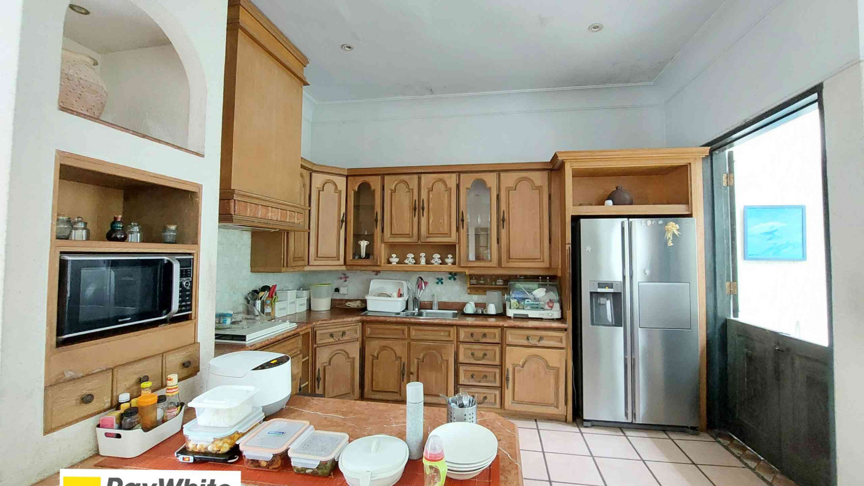 DIJUAL RUMAH DI KOMPLEKS VILA CINERE MAS, VIEW TAMAN, LAYAK HUNI, HADAP TIMUR