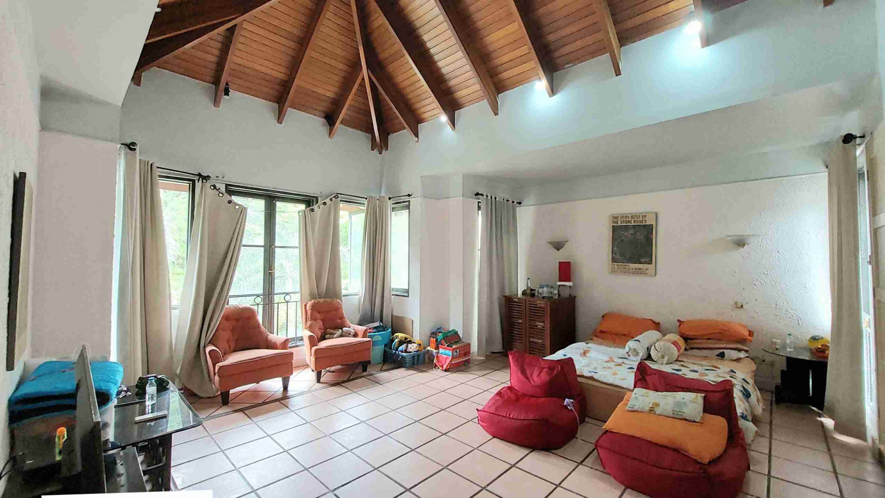 DIJUAL RUMAH DI KOMPLEKS VILA CINERE MAS, VIEW TAMAN, LAYAK HUNI, HADAP TIMUR