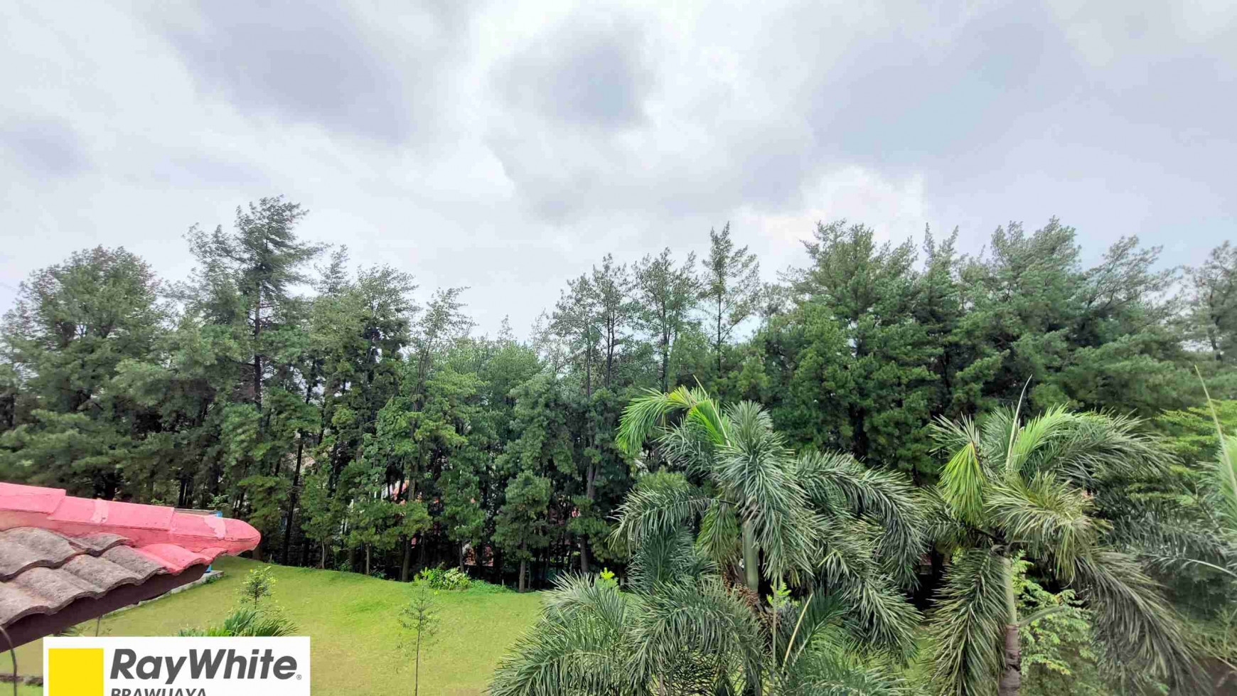 DIJUAL RUMAH DI KOMPLEKS VILA CINERE MAS, VIEW TAMAN, LAYAK HUNI, HADAP TIMUR