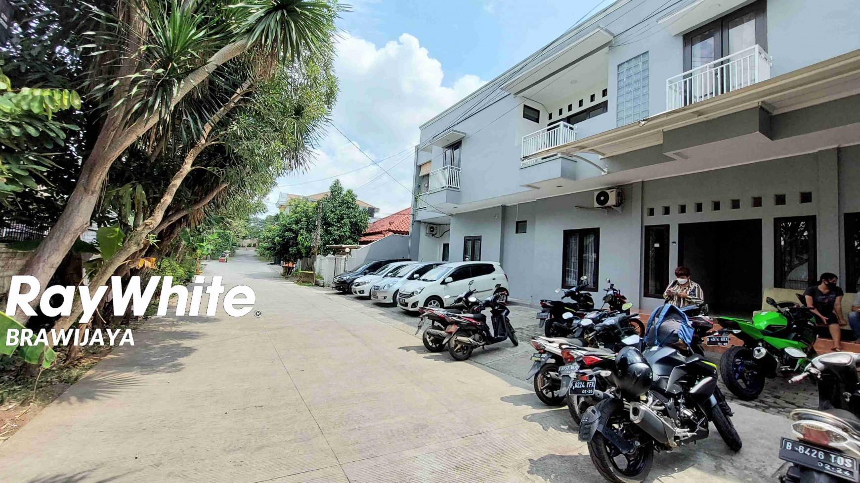 DIJUAL RUMAH KOS DI GANDARIA, CILANDAK, HANYA 1 KM KE MRT CIPETE, 21 KAMAR KOS